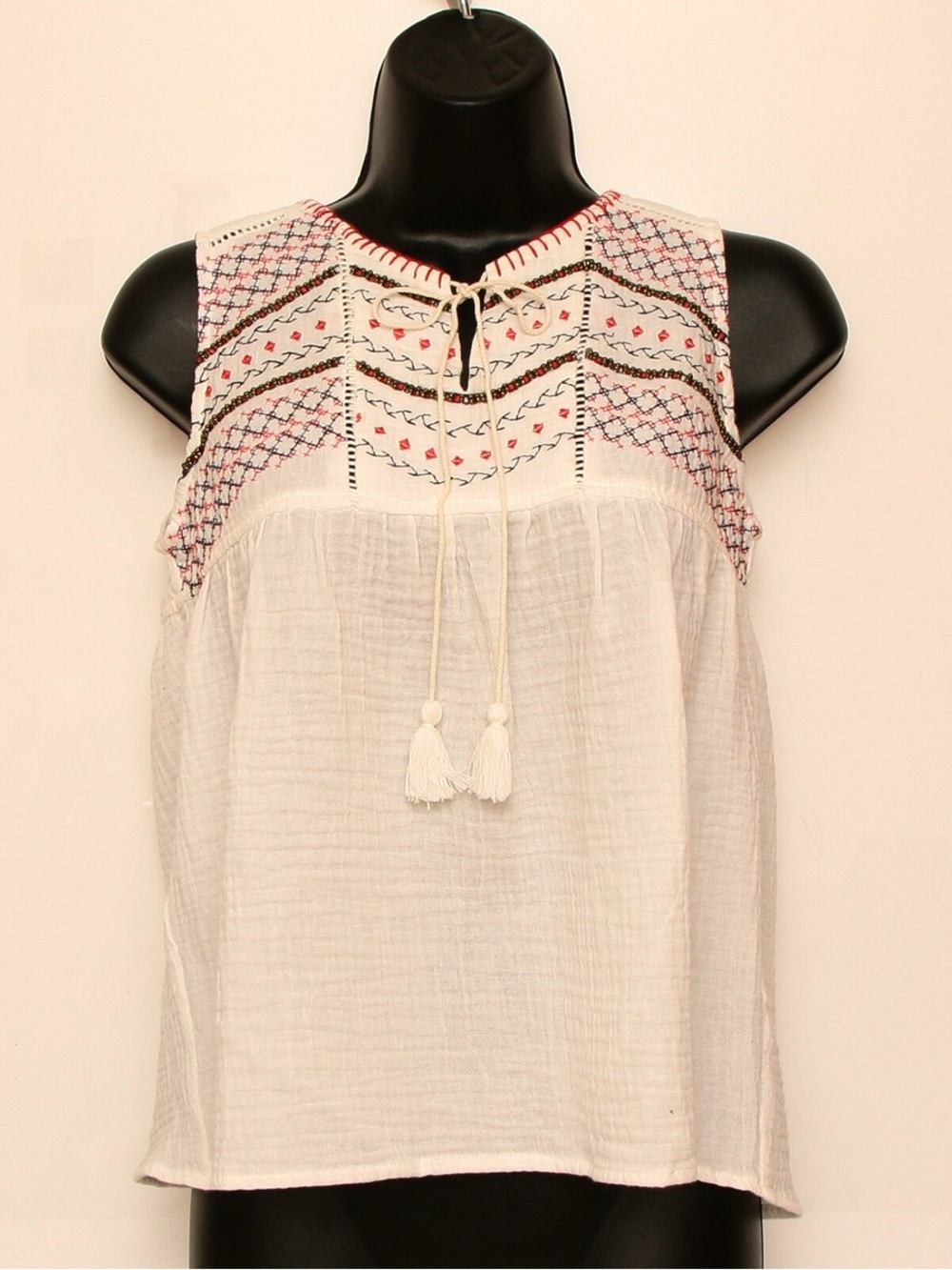 Freeway White Sleeveless Embroidered Tie-Front Camisole